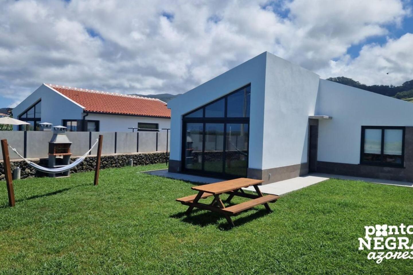 Photography House By Pontanegraazores Altares 外观 照片
